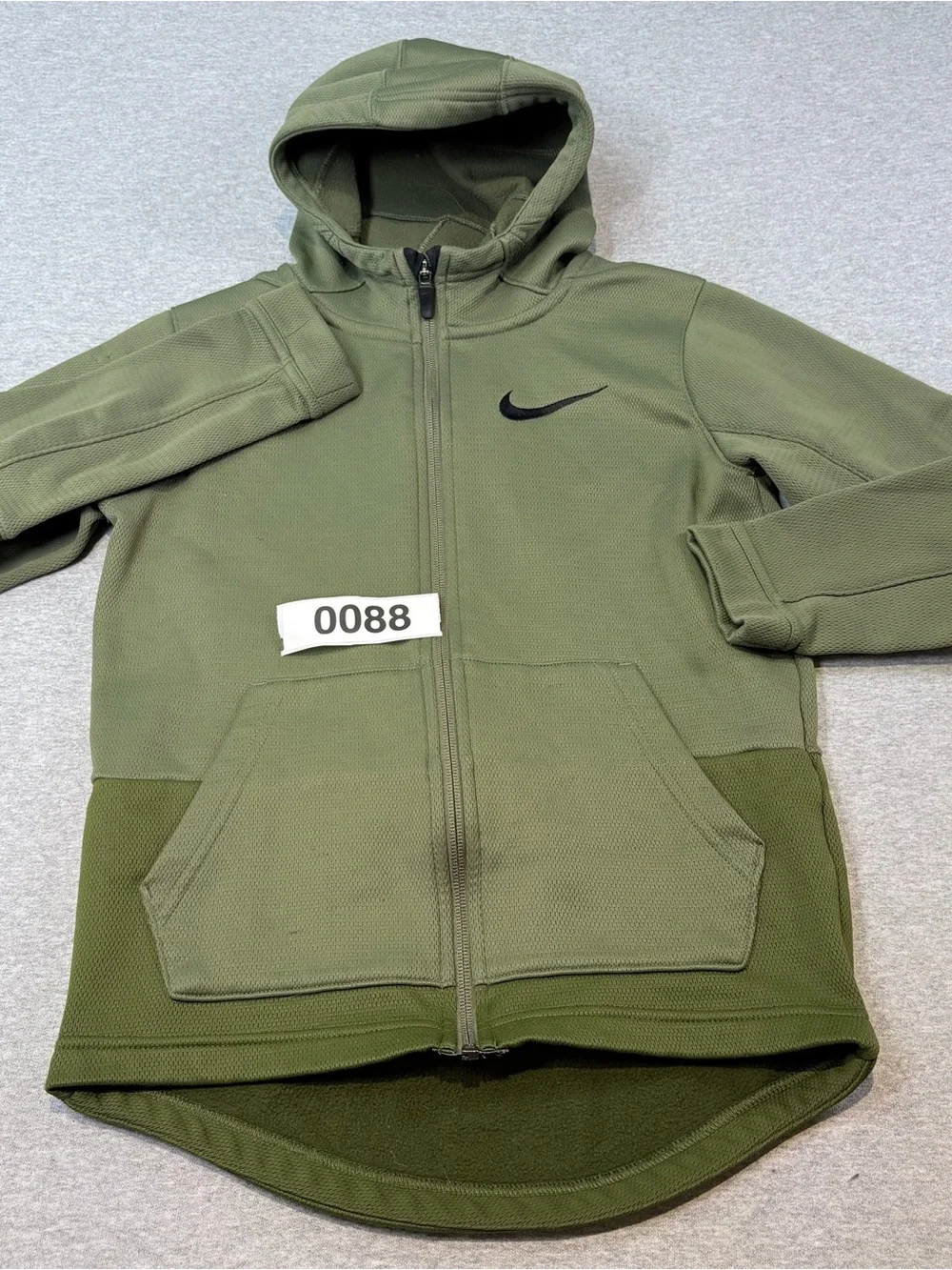 Nike Elite Youth M Green Solid Full Zip Hooded Hoodie Pockets Long Sleeve